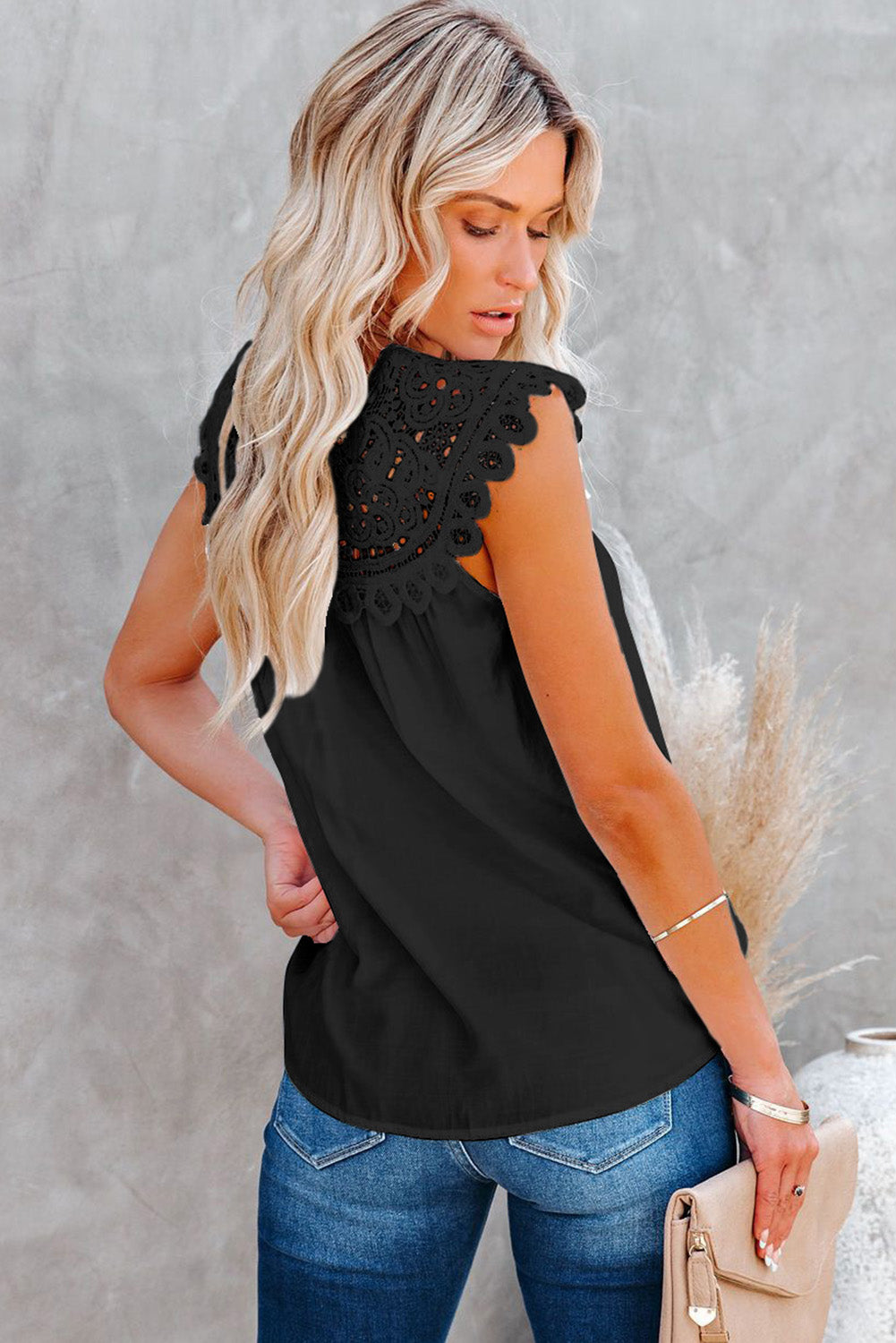 Black Lace Splicing Crew Neck Buttoned Sleeveless Shirt
